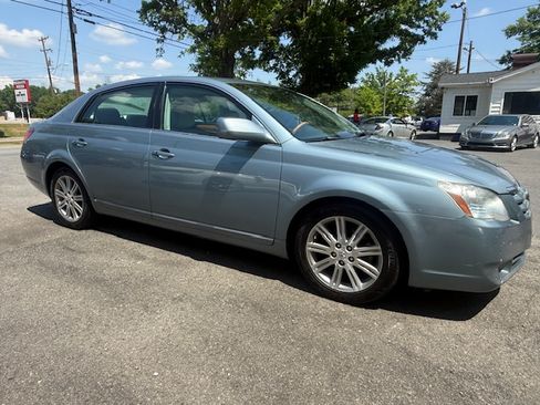Used 2007 Toyota Avalon Limited image 3