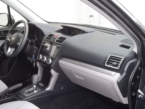 Used 2018 Subaru Forester 2.5i Premium image 24