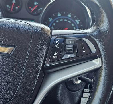 Used 2011 Chevrolet Cruze LTZ image 16