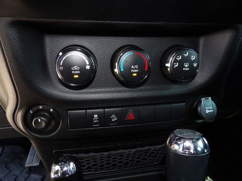 Used 2012 Jeep Wrangler Sport image 11