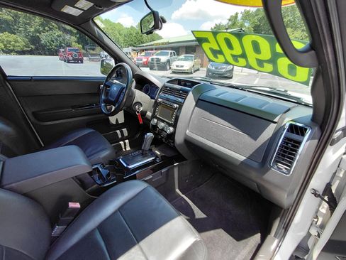 Used 2010 Ford Escape Limited image 10