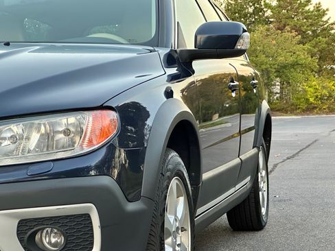 Used 2010 Volvo XC70 3.2 image 22