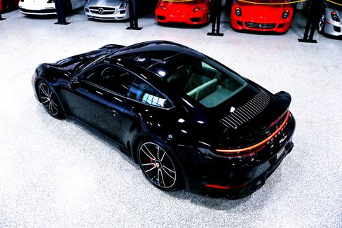Used 2022 Porsche 911 Turbo image 8
