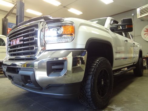 Used 2016 GMC Sierra 2500 image 3