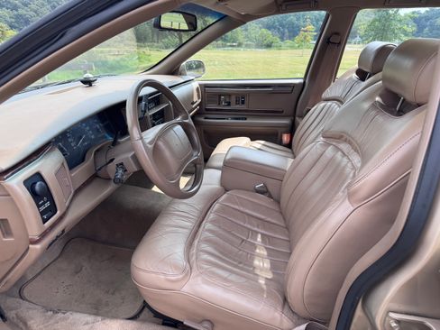 Used 1996 Buick Roadmaster Estate image 4
