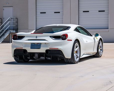 Used 2018 Ferrari 488 GTB image 4