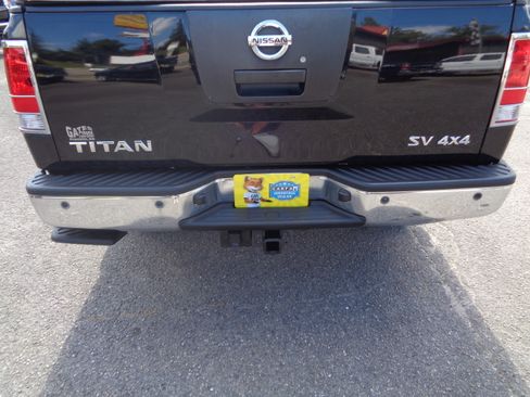 Used 2012 Nissan Titan SV image 14