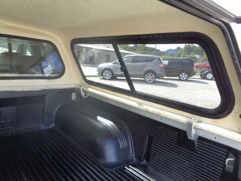 Used 2004 Toyota Tacoma TRD Off-Road image 18
