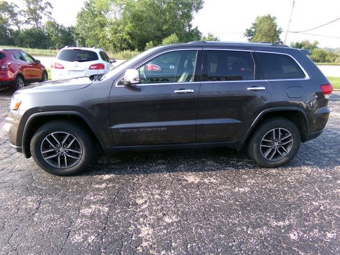 Used 2018 Jeep Grand Cherokee Limited image 2