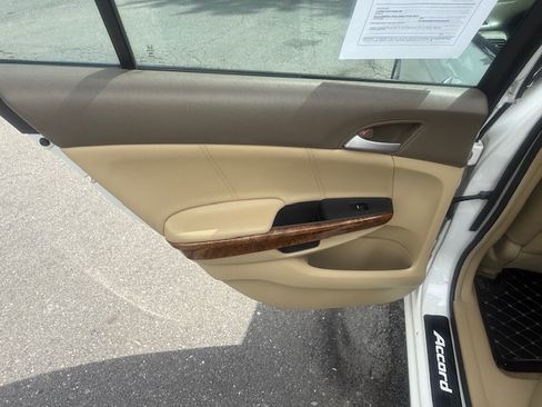 Used 2009 Honda Accord EX-L image 19