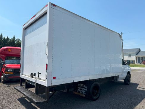 Used 2015 Ford E-350 and Econoline 350 image 5