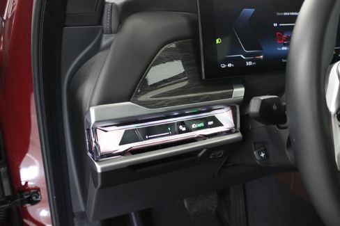 Used 2023 BMW i7 xDrive60 image 22