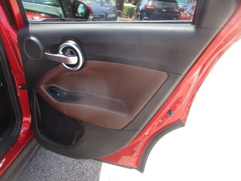 Used 2018 FIAT 500X Lounge image 11