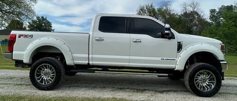 Used 2021 Ford F250 Lariat image 2
