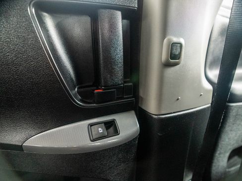 Used 2015 Toyota Sienna SE image 35