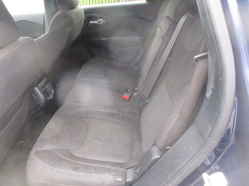 Used 2016 Jeep Cherokee Latitude image 10