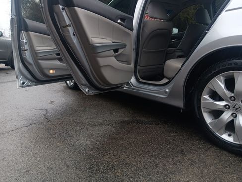 Used 2010 Honda Accord EX-L image 5