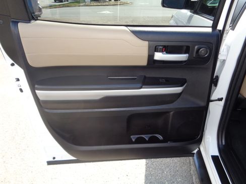 Used 2019 Toyota Tundra Limited image 30