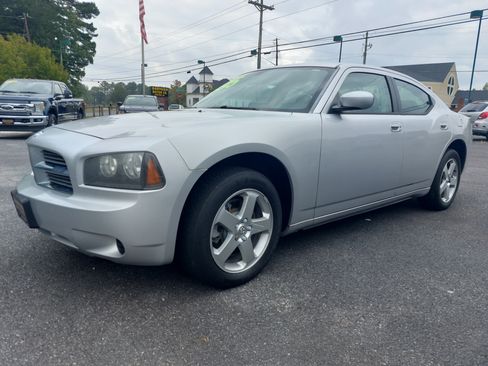 Used 2010 Dodge Charger SE image 1