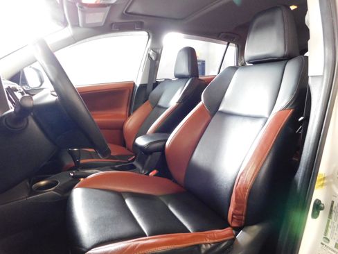 Used 2013 Toyota RAV4 Limited image 12