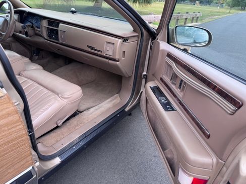 Used 1996 Buick Roadmaster Estate image 18