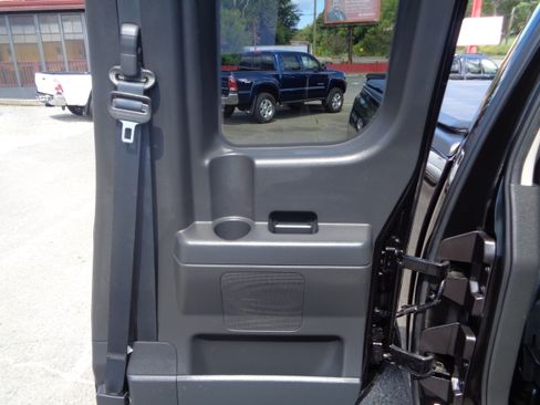 Used 2012 Nissan Titan SV image 33