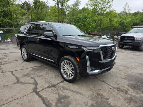 Used 2021 Cadillac Escalade Premium image 3