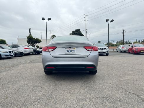 Used 2017 Chrysler 200 Touring image 6