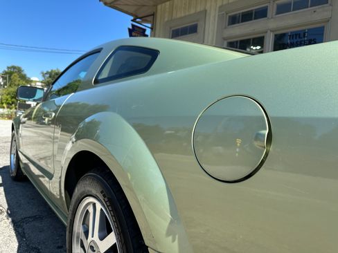 Used 2005 Ford Mustang GT image 7