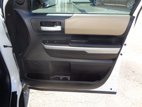 Used 2019 Toyota Tundra Limited image 32