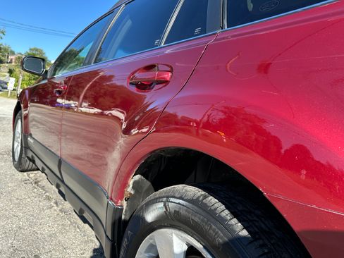 Used 2011 Subaru Outback 3.6R Limited image 7