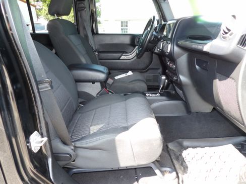Used 2012 Jeep Wrangler Sport image 17