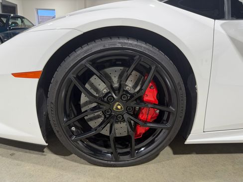 Used 2015 Lamborghini Huracan LP 610-4 image 38