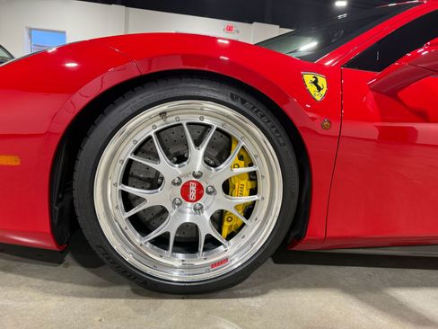 Used 2016 Ferrari 488 GTB image 16