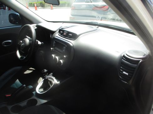 Used 2016 Kia Soul image 8