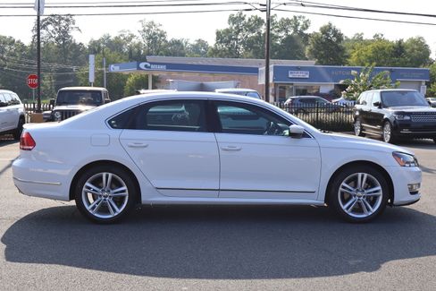 Used 2014 Volkswagen Passat 1.8T SEL Premium image 8