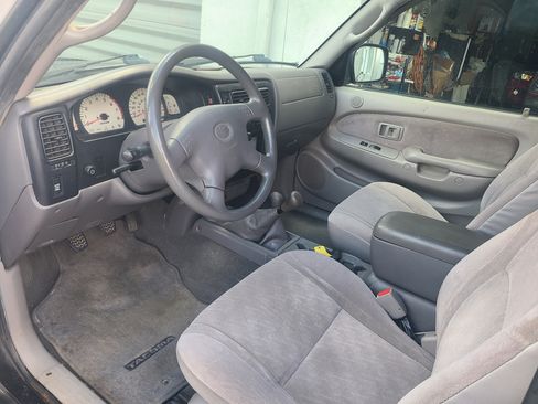 Used 2004 Toyota Tacoma image 5