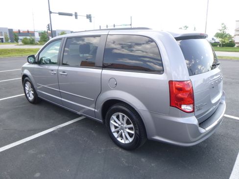Used 2015 Dodge Grand Caravan SXT image 8