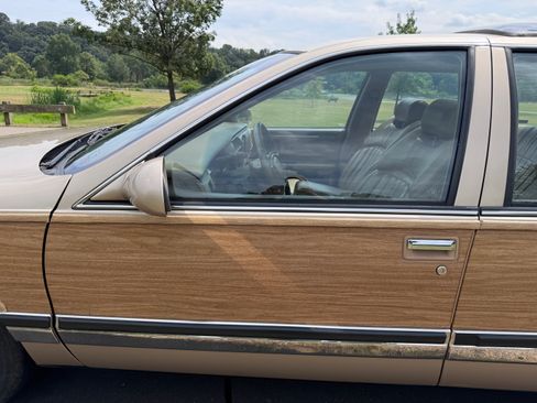 Used 1996 Buick Roadmaster Estate image 54