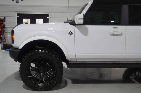 Used 2023 Ford Bronco Outer Banks image 5