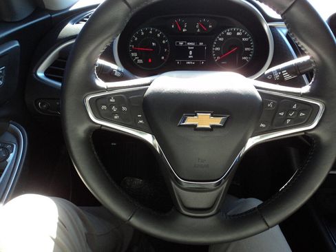 Used 2022 Chevrolet Malibu RS image 11
