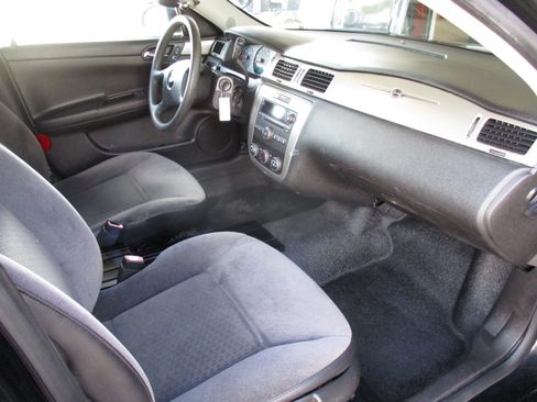 Used 2016 Chevrolet Impala image 5