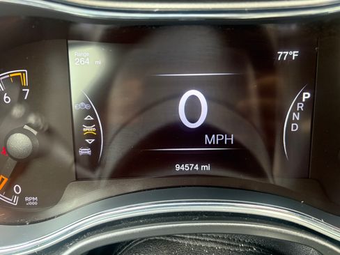 Used 2019 Jeep Grand Cherokee Limited image 16