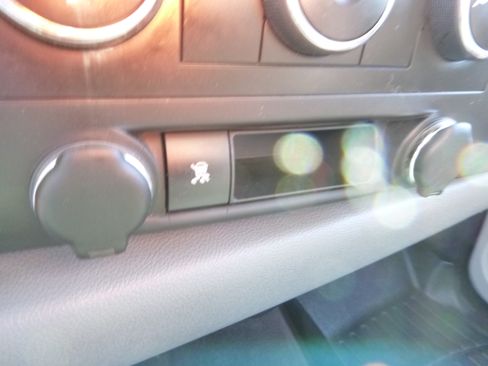 Used 2011 Chevrolet Silverado 1500 LS image 23