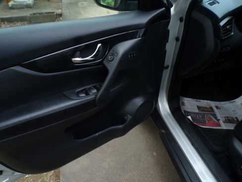 Used 2019 Nissan Rogue SL image 13