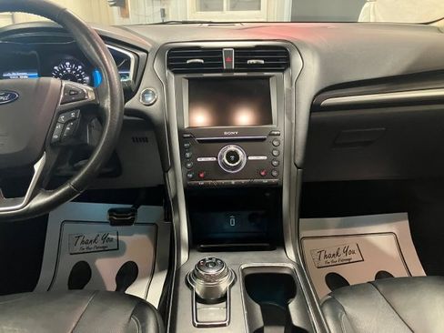 Used 2017 Ford Fusion Titanium image 22