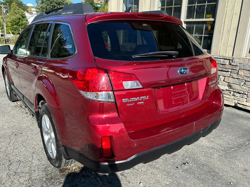 Used 2011 Subaru Outback 3.6R Limited image 8