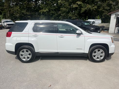 Used 2016 GMC Terrain SLE image 11