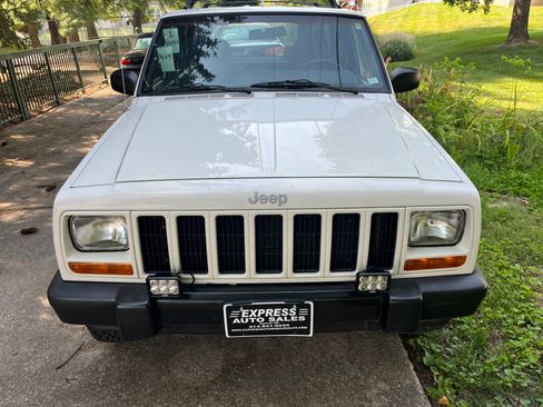 Used 2001 Jeep Cherokee Sport image 2