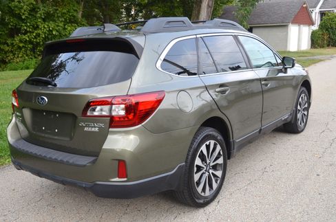 Used 2017 Subaru Outback 2.5i Limited image 5